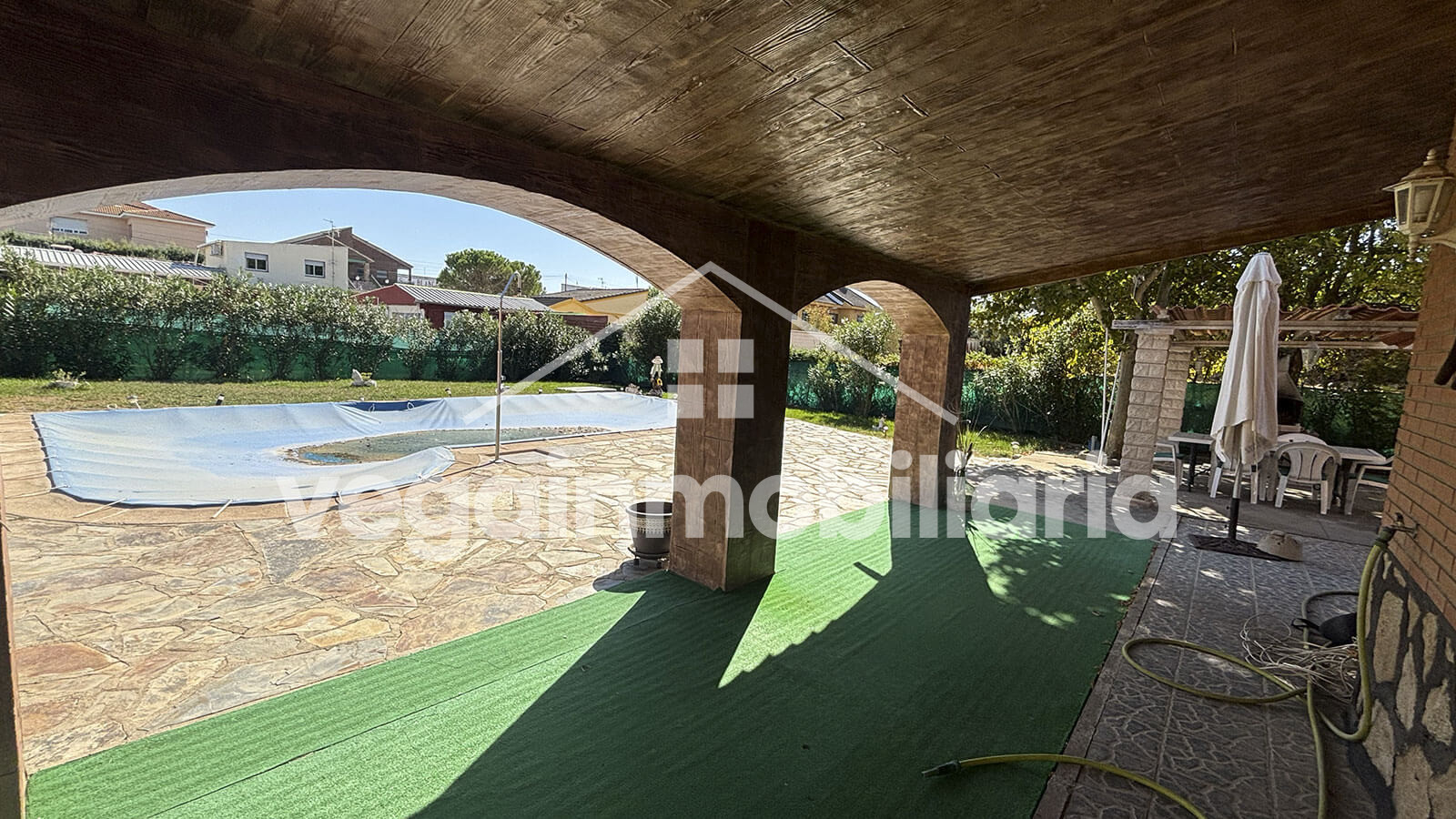 porche-inmueble-107-vega-inmobiliaria