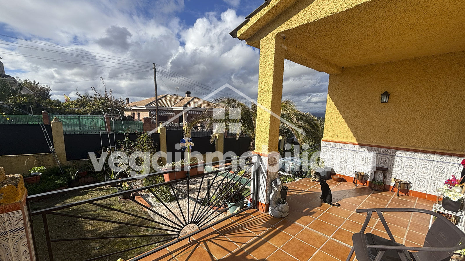 porche-inmueble-109-vega-inmobiliaria