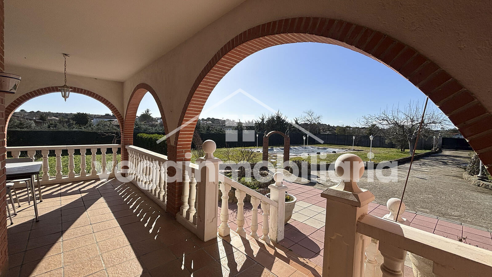 porche-inmueble-119-vega-inmobiliaria