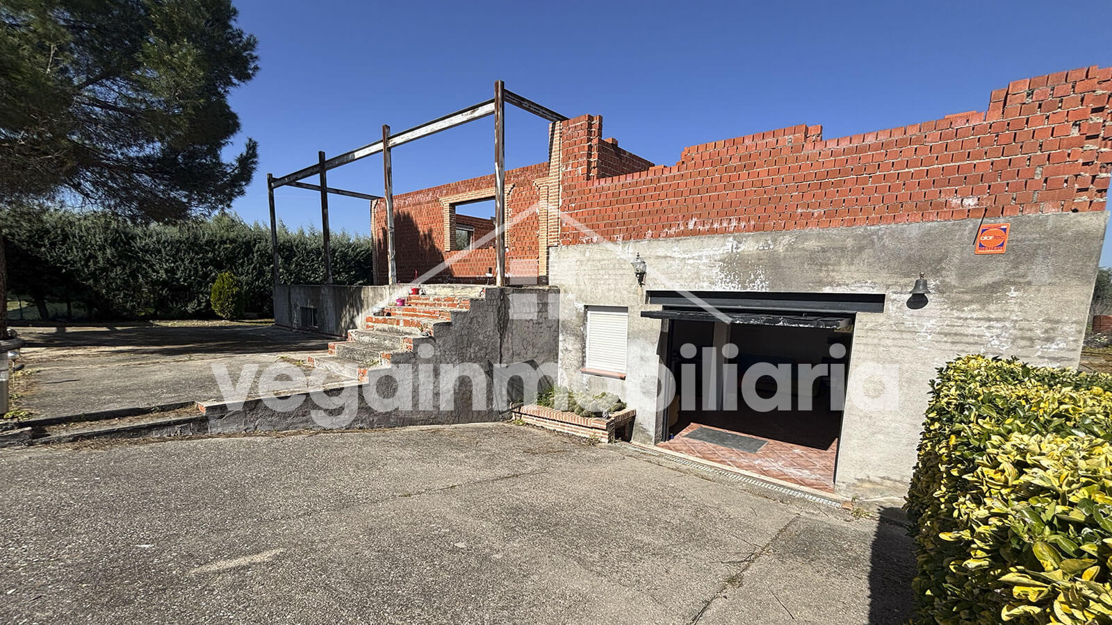 entrada-inmueble-127-vega-inmobiliaria