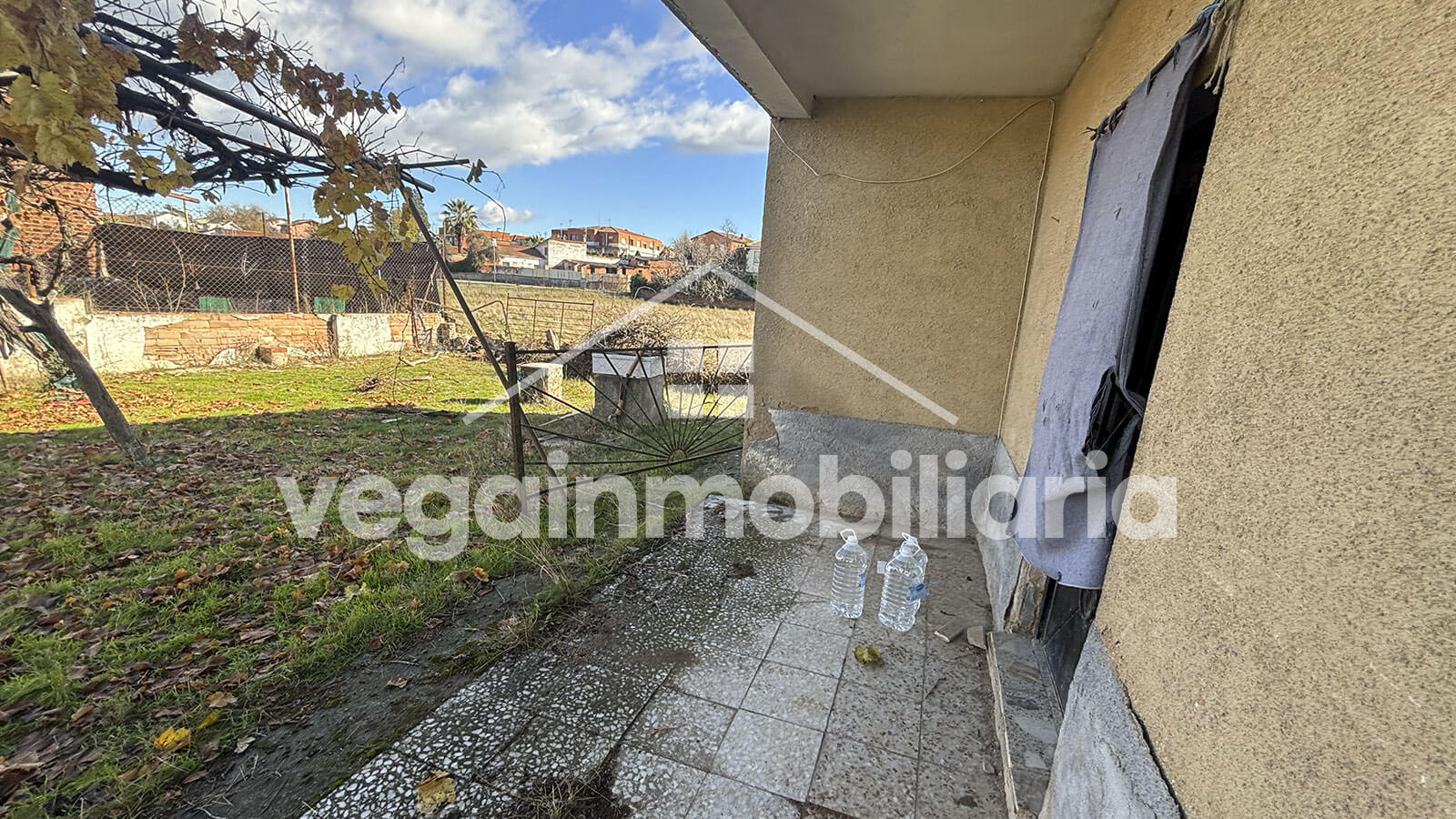 porche-inmueble-112-vega-inmobiliaria