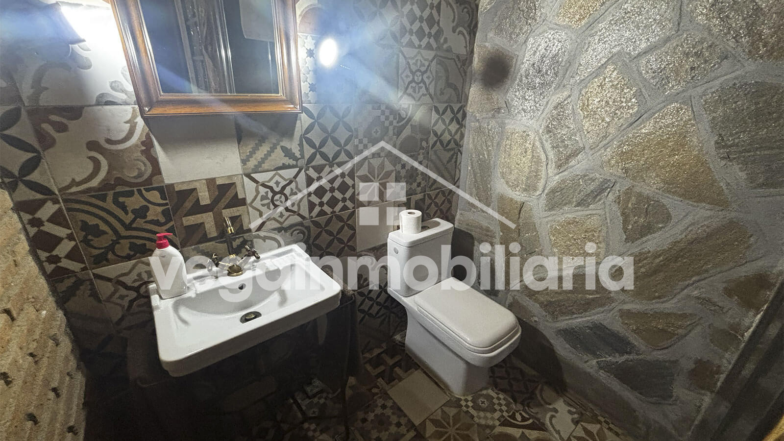 baño-segundo-izquierda-inmueble-133-vega-inmobiliaria