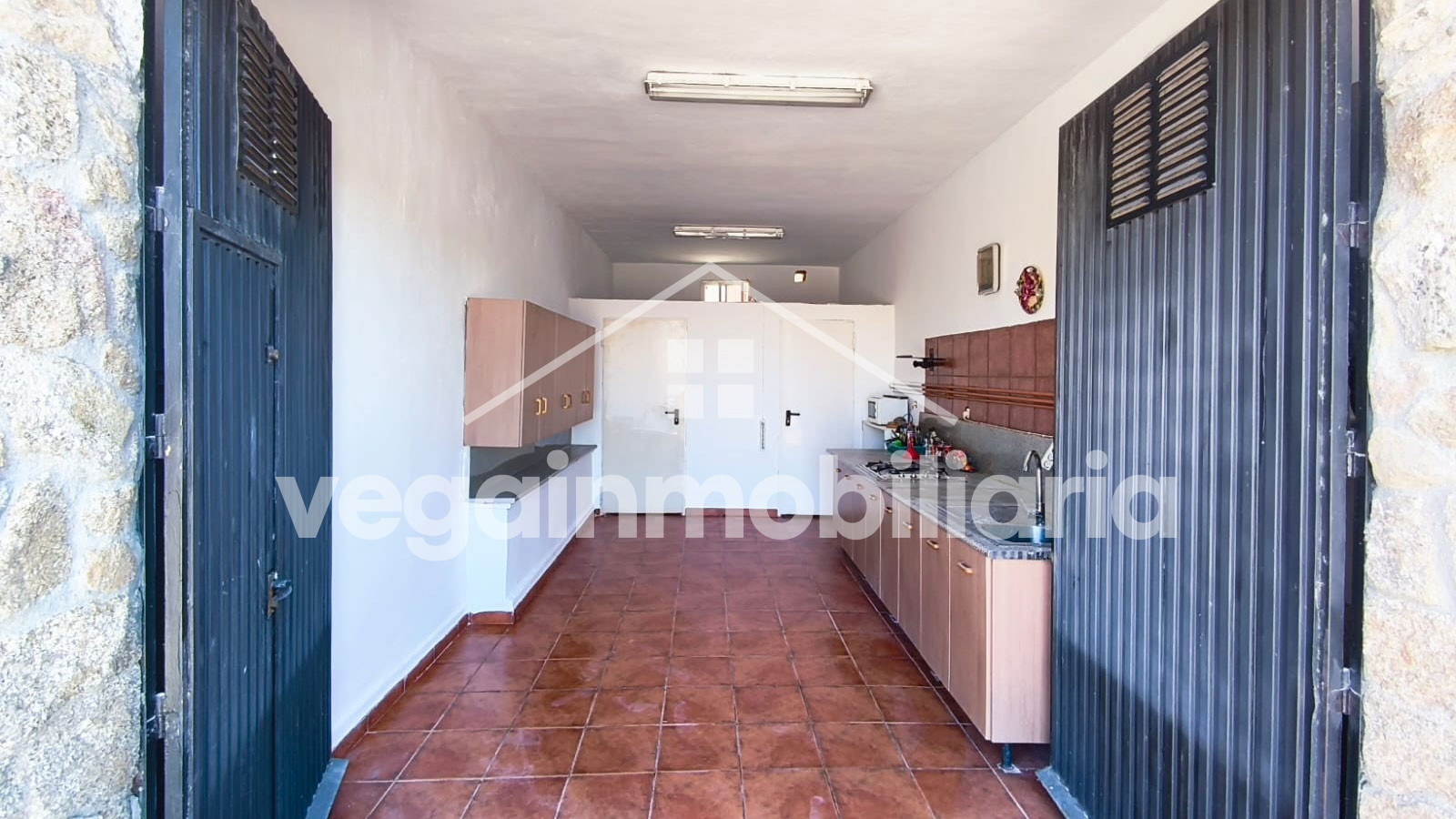 garaje-interior-inmueble-141-vega-inmobiliaria