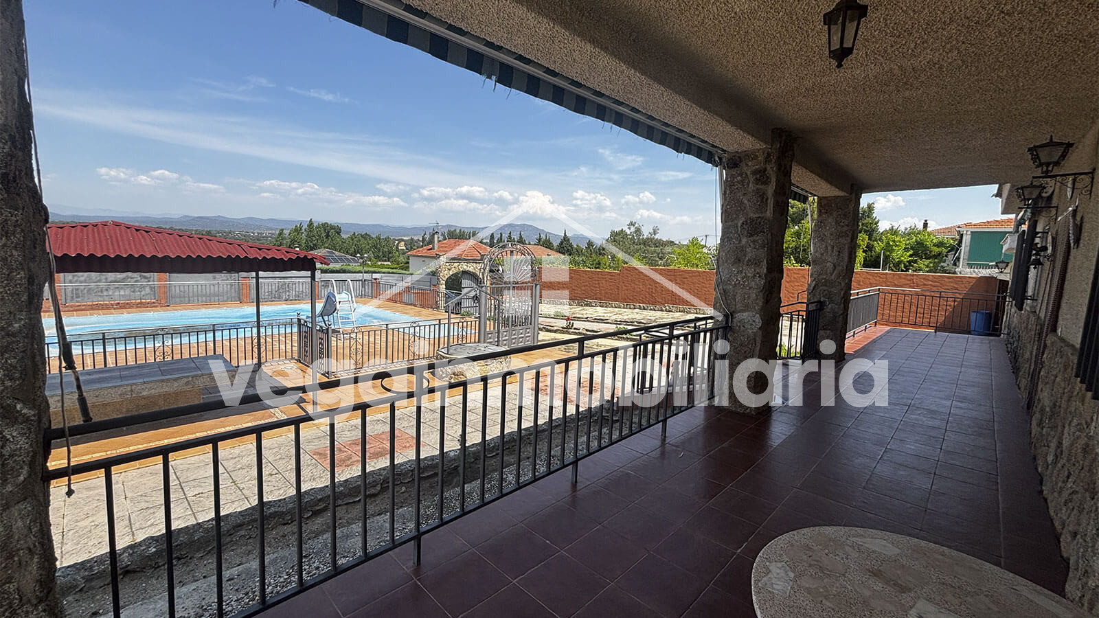 porche-trasero-inmueble-141-vega-inmobiliaria