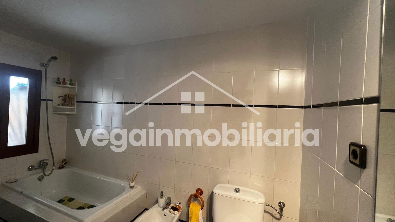 baño-invitados-inmueble-152-vega-inmobiliaria
